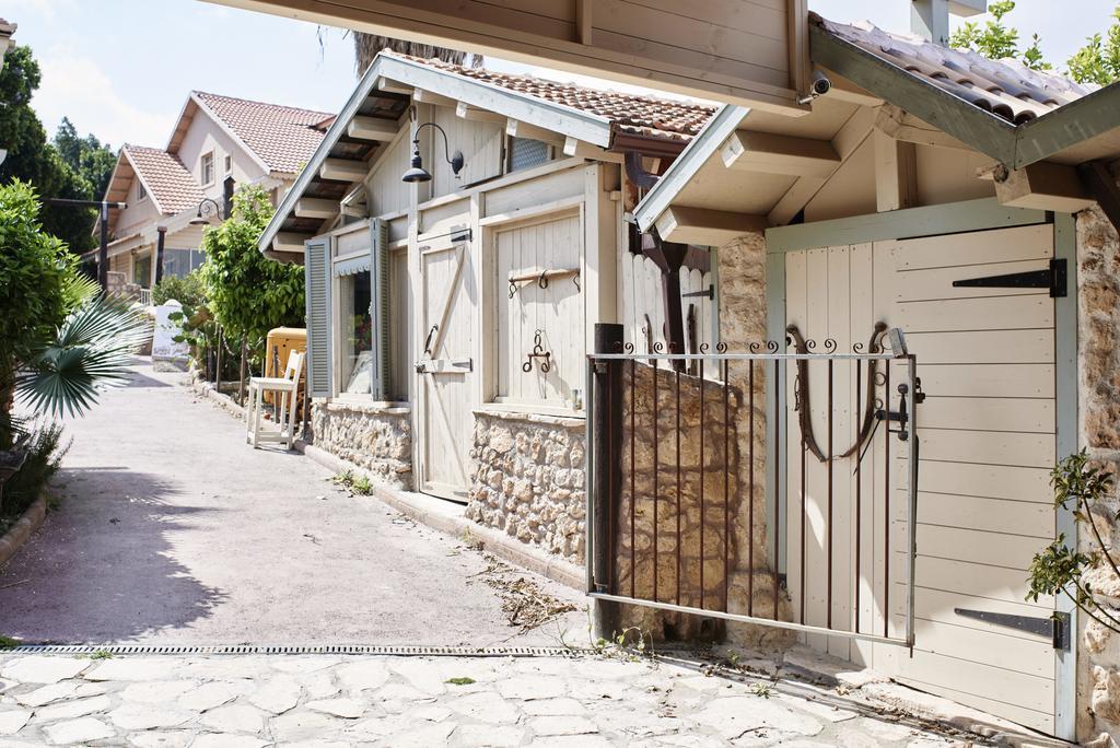 Like Home, Gedera-Room-BnB Eksteriør bilde