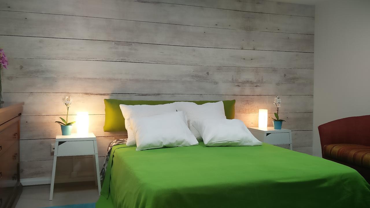 Like Home, Gedera-Room-BnB Eksteriør bilde